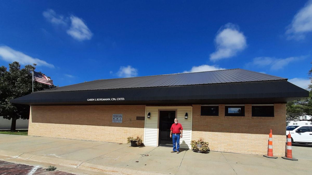 Commercial building with awning